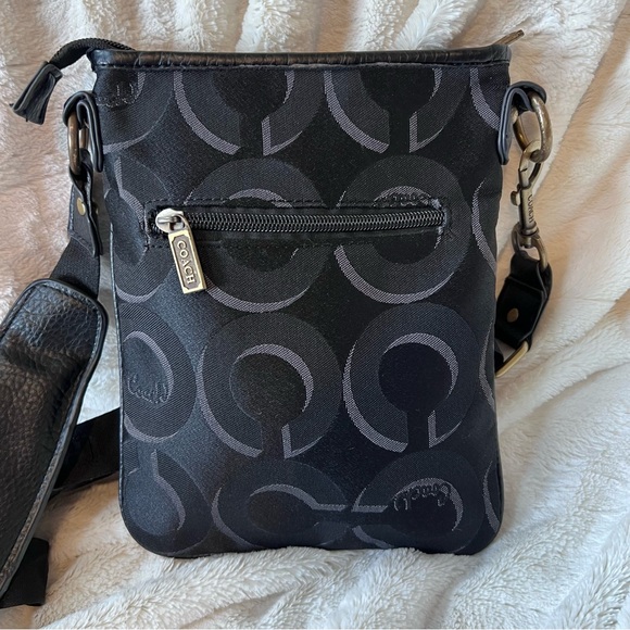 ⭐️ Coach Black Signature Crossbody Bag - Picture 3 of 13